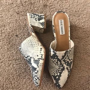 Steve Madden slip on size 8